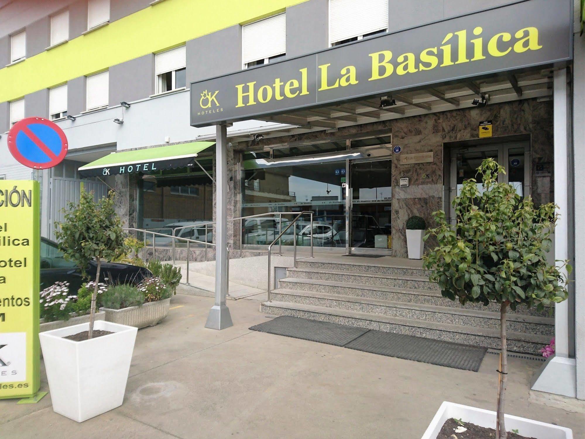 Ok Hotel La Basilica Вента-де-Баньос Экстерьер фото